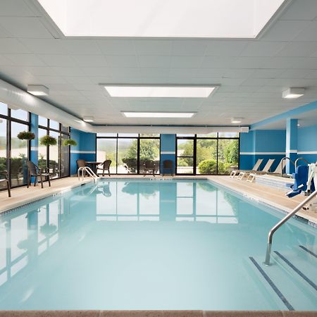 Holiday Inn Express & Suites - North Brunswick By Ihg Exteriér fotografie