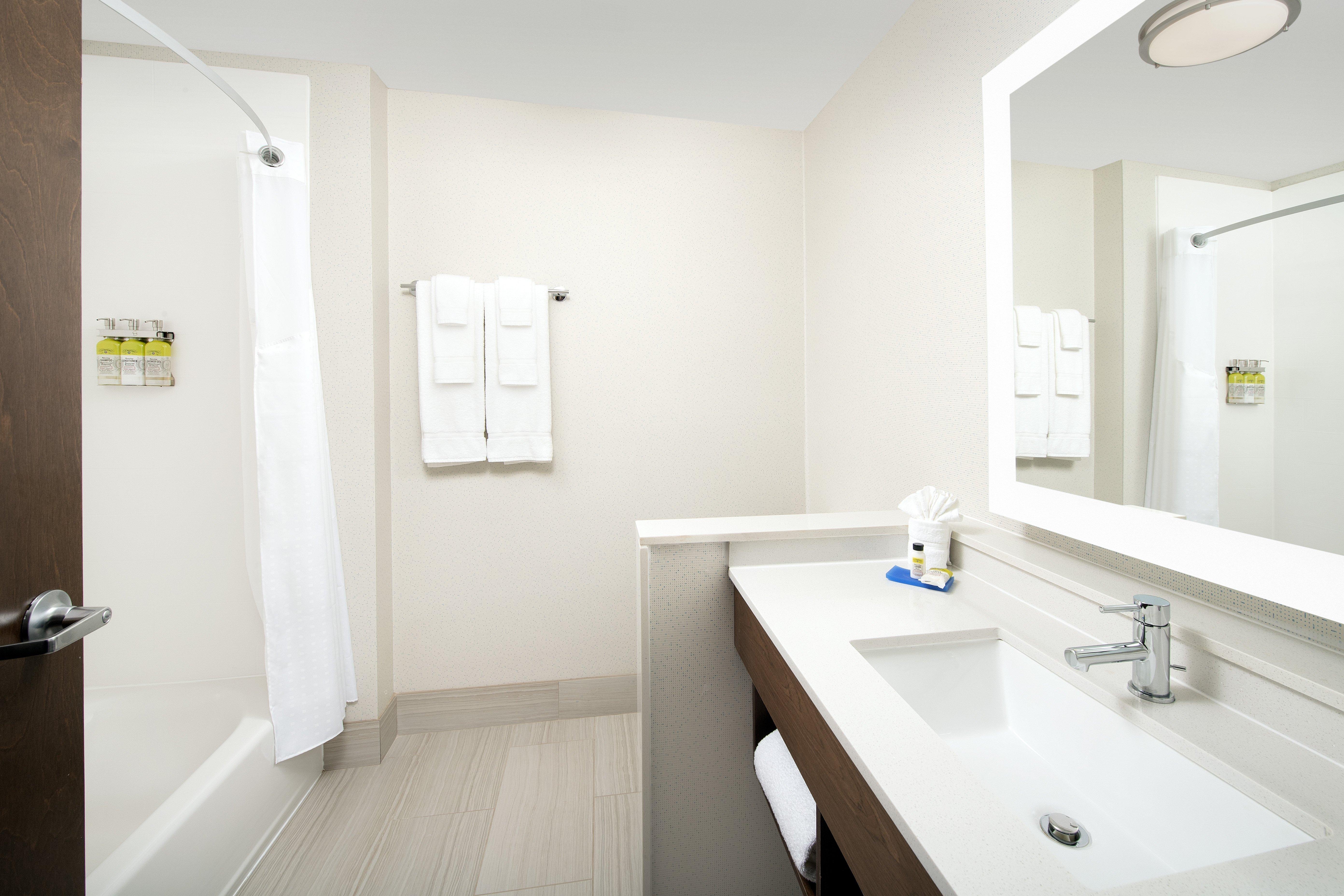 Holiday Inn Express & Suites - North Brunswick By Ihg Exteriér fotografie