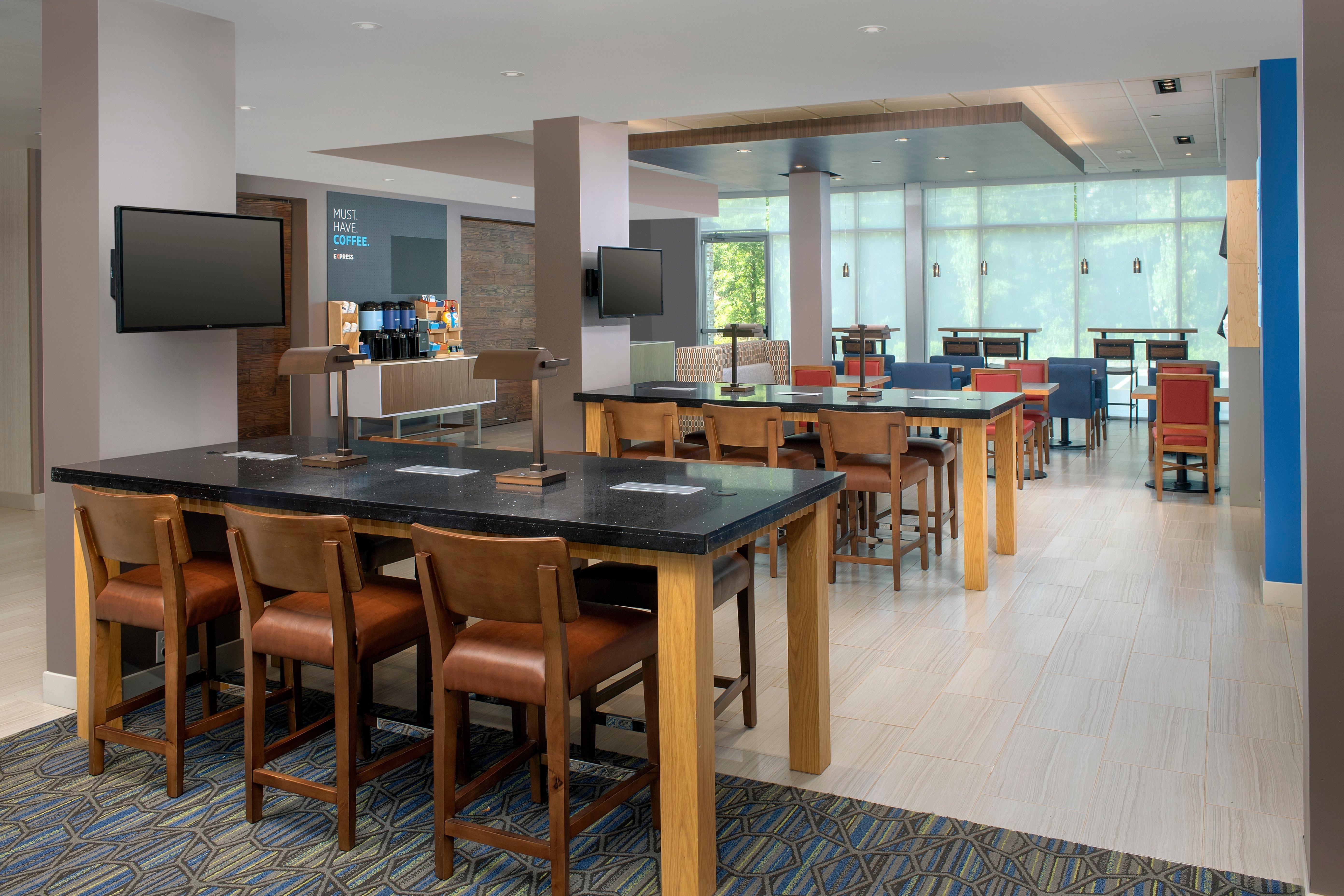 Holiday Inn Express & Suites - North Brunswick By Ihg Exteriér fotografie