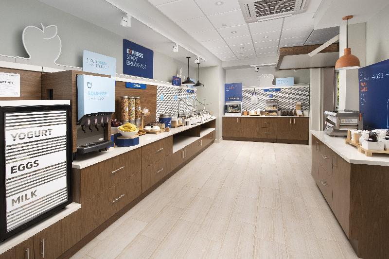Holiday Inn Express & Suites - North Brunswick By Ihg Exteriér fotografie